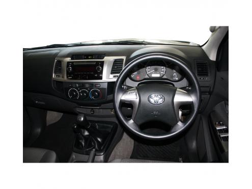 Gruppe AG: TOYOTA HILUX 2.4TD SINGLE CAB 4X4 MANUELL
