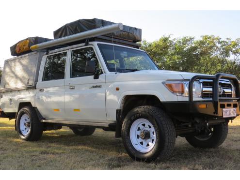 Gruppe BL4: TOYOTA LAND CRUISER 79 4.2D DOUBLE CAB 4X4 MANUELL